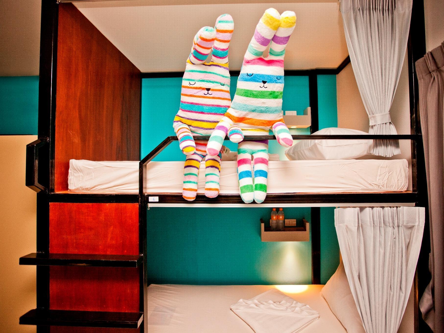 Oyo 501 At Night Hostel Phuket Exterior photo